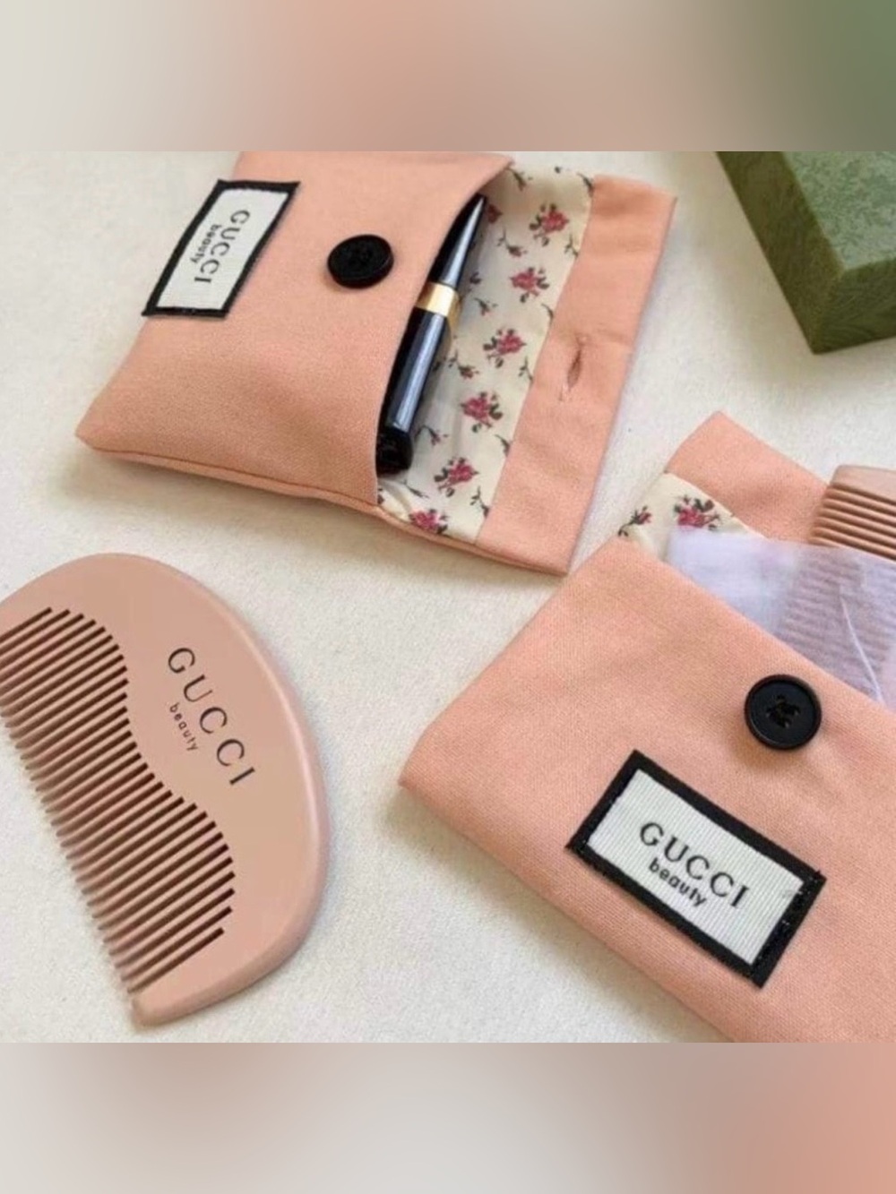 Gucci Wooden comb 🪮 with canvas pouch set